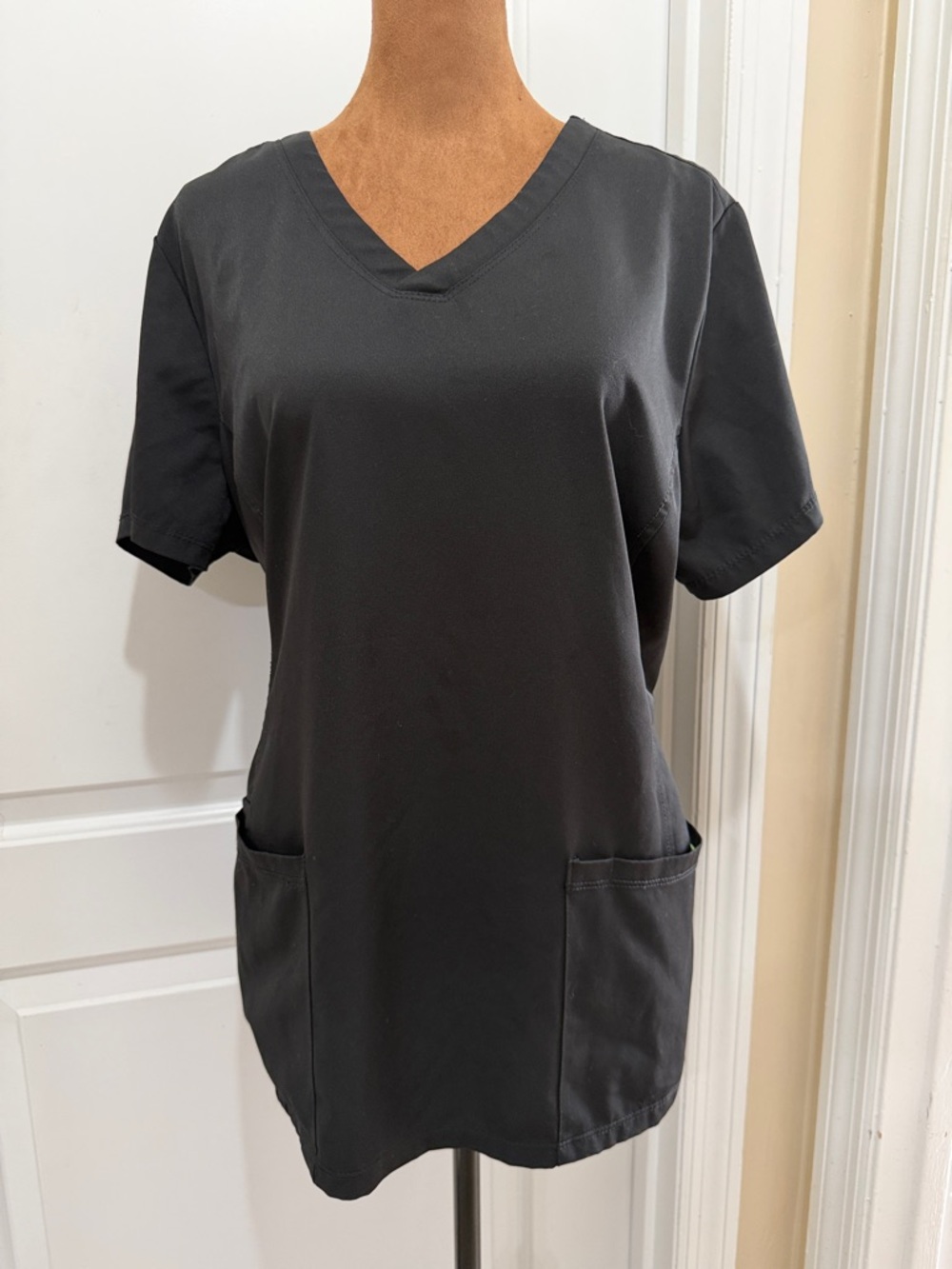 HH Works by Healing Hands Monica Women's 4-Pocket V-Neck Black Scrub Top